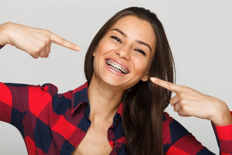 Me faltan dientes: ¿Debo ponerme implantes dentales?